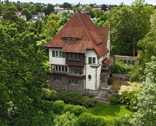 Denkmalgeschützte Fabrikantenvilla an der Weser – Parkgrundstück mit drei zusätzlichen Bauplätzen - Vlotho