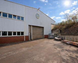 Werkstatt zu vermieten! - 1.760,00&nbsp;EUR Kaltmiete, ca.&nbsp; 440,92&nbsp;m&sup2; in Löhne (PLZ: 32584)