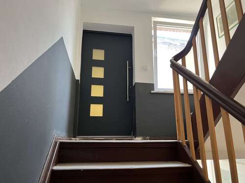 1.OG HH Wohnungseingangstür - Wohn- & Geschäftshaus mit 344,56 m² in Bitterfeld-Wolfen zum Kaufen