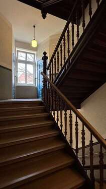 Treppenhaus - +++ 5,8% Rendite attraktiv vermietete 2-Zimmer-Wohnung +++