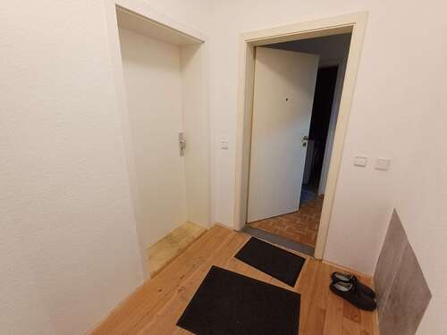 Wohnungseingangsbereich - 2 Zimmer Etagenwohnung zum Kaufen in Leipzig