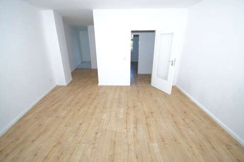 Wohnzimmer Referenz - 4 Zimmer Etagenwohnung in Leipzig
