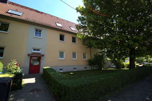 B15 - Außenansicht - ++Charmante 2-Zimmer-Wohnung mit Tageslichtbad – Nähe Geiseltalsee++