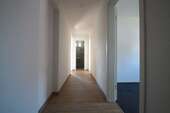 B17 - Flur unten - 