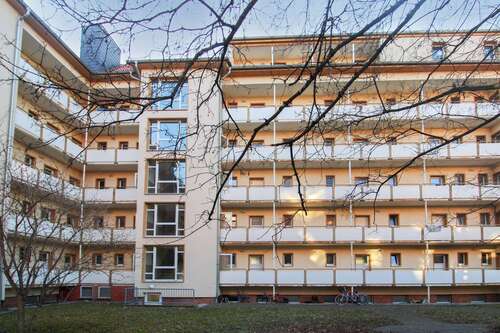 Hinterhof Rückansicht - Etagenwohnung mit 96,31 m² in Erfurt zum Kaufen