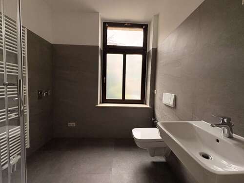 Bad - 1 Zimmer Erdgeschoßwohnung zur Miete in Chemnitz