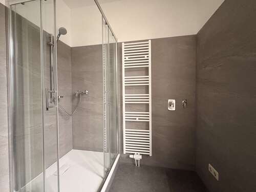 Bad - Erdgeschoßwohnung mit 42,00 m&sup2; in Chemnitz zur Miete