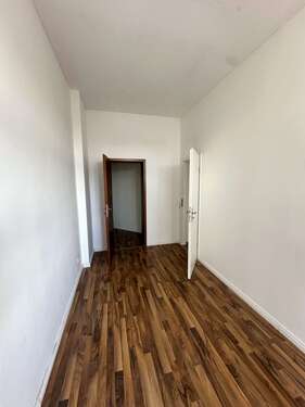 Zimmer 1 - 6 Zimmer Etagenwohnung in Magdeburg