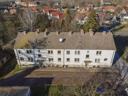 Hausansicht 2 - 3 Zimmer Etagenwohnung zur Miete in Schkopau