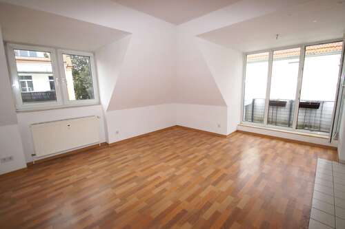 Wohnen Referenz Nachbarwohnung - 3 Zimmer Dachgeschoßwohnung zum Kaufen in Leipzig