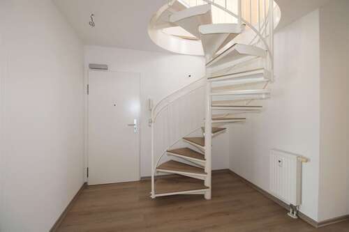 Eingangsbereich/ Flur - 3 Zimmer Dachgeschoßwohnung in Leipzig
