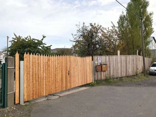 Eingangstor - Werkstatt in Borsdorf zum Kaufen