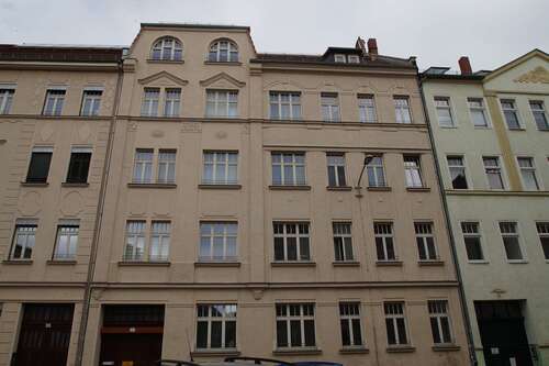 Vorderansicht - Mariannenpark vor der Tür – 3-Zimmer-Charme trifft moderne Ausstattung