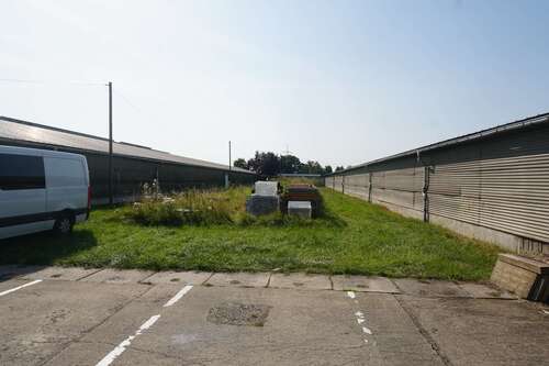 Ansicht beide Hallen - Gewerbegrundstück mit hoher Rendite und guter Anbindung
