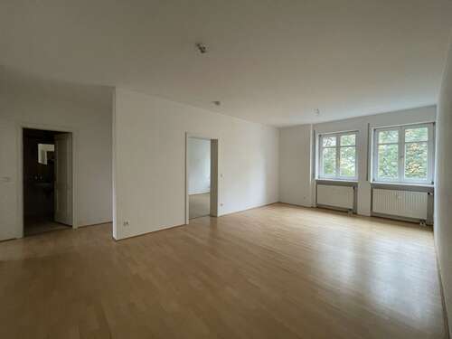 Wohnzimmer - 2 Zimmer Etagenwohnung in Chemnitz