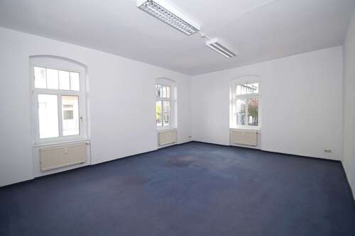 Büro - Umbau nach Ihren Wünschen! Helle Büro- Praxisfläche in zentraler Lage!