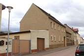 Haus zur Straßenseite - 5 Zimmer Einfamilienhaus zum Kaufen in Muldestausee
