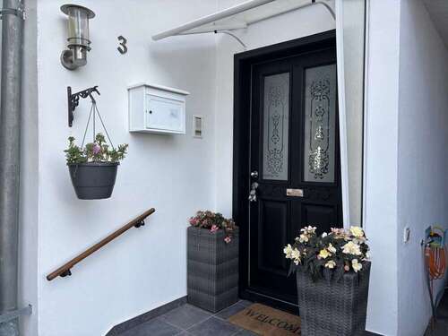 Eingangsbereich - 5 Zimmer Doppelhaushälfte zum Kaufen in Schkopau