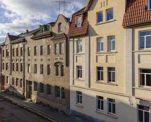 Bauträger aufgepasst! 2 unsanierte MFH mit 836 m² Wfl. in Gera!