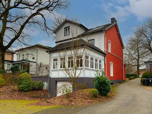 Rückansicht 1 - 5 Zimmer 5- Zimmerwohnung in Hamburg
