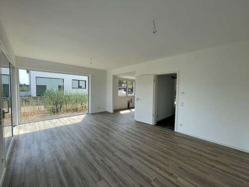 Wohnzimmer EG - 4 Zimmer Doppelhaushälfte in Burg (bei Magdeburg)