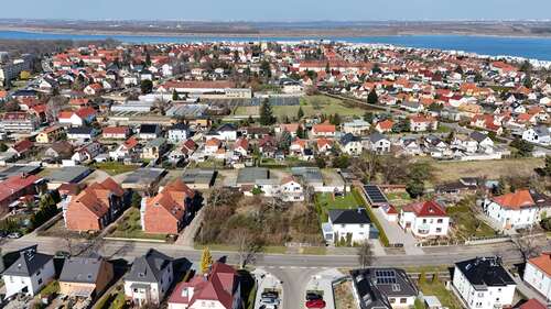 Grundstück mit Umgebungsbebauung - Reihenhaus mit 109,02 m² in Zwenkau zum Kaufen