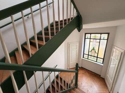 Treppenhaus - Mehrfamilienhaus mit Balkonen in Altlindenau für Faktor 20,7