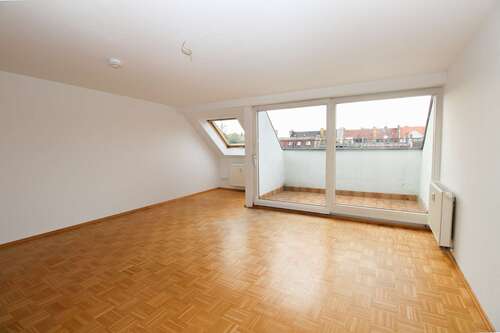 Wohnzimmer - 3 Zimmer Dachgeschoßwohnung in Leipzig