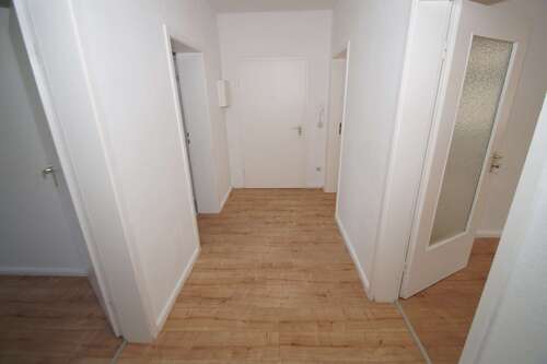 Referenz Flur - 11 Zimmer 1- Zimmerwohnung in Leipzig