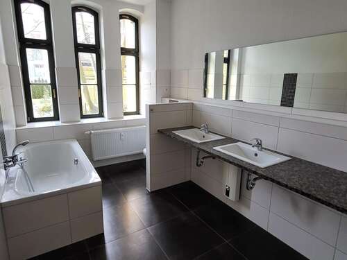 Bad - 4- Zimmerwohnung mit 134,00 m² in Leipzig zum Kaufen