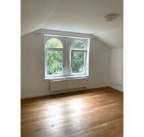 2-Zimmer-Dachgeschosswohnung in stilvoller Stadtvilla in Hamburg-Rahlstedt