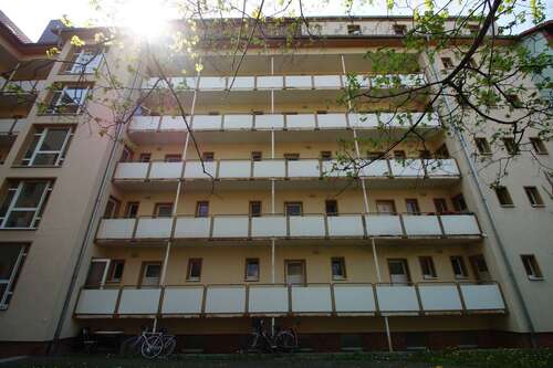 Rückansicht - 5 % Rendite möglich - Provisionsfrei und vermietet -Eigentum im Herzen von Erfurt mit Wintergarten