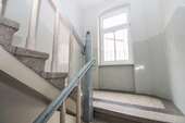 Treppenhaus - 3- Zimmerwohnung mit 75,43 m² in Erfurt zum Kaufen