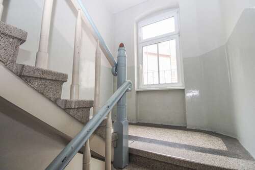 Treppenhaus - 3- Zimmerwohnung mit 75,43 m² in Erfurt zum Kaufen