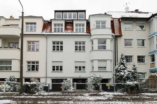 Außenansicht - Traumhafte Stadtvilla in Bestlage: Direkt am Rosental mit viel Platz und großem Garten!