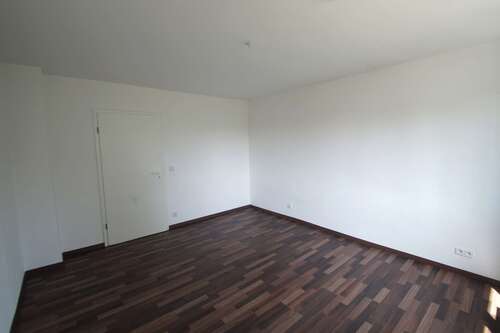 Wohnzimmer Ansicht 2 - 3RW - Etagenwohnung mit 65,00 m² in Borna zur Miete