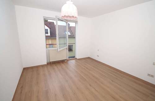 Referenz Schlafzimmer - 3er-Paket: Drei 2-Zimmer-Wohnungen nahe der Karl-Heine-Straße