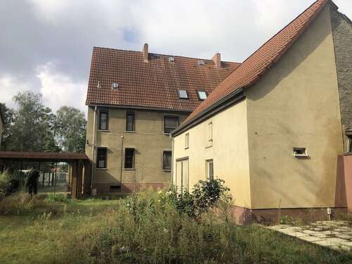 Rückansicht Haus und Nebengelass - 