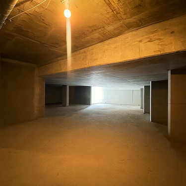 Tiefgarage - 5 Zimmer Etagenwohnung in Leipzig