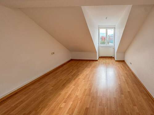 Schlafzimmer - 2 Zimmer Dachgeschoßwohnung zum Kaufen in Leipzig