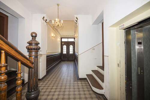 Eingangsbereich Treppenhaus - 2 Zimmer Etagenwohnung zum Kaufen in Leipzig