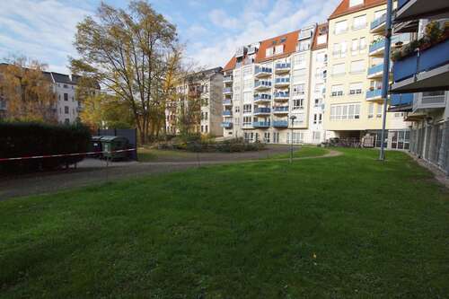 Weitläufiges Grundstück - 