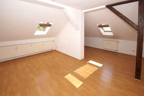 Wohnzimmer - 2 Zimmer Dachgeschoßwohnung zum Kaufen in Erfurt