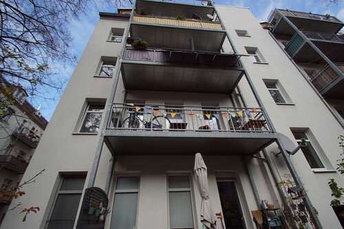 Rückansicht Hofgebäude - 3 Zimmer Erdgeschoßwohnung zum Kaufen in Leipzig