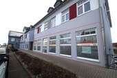 Schaufensterfront - 216m²-Gewerbefläche mit frequentierter Top-Lage im Nahversorgungszentrum an der B184!
