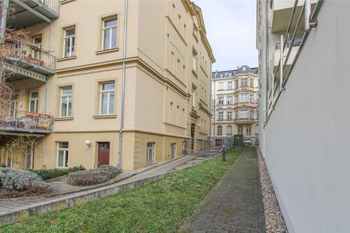 Zugang Hinterhof Schenkendorf - Kapitalanleger aufgepasst! Vermietete 3-Raum-ETW mit Terrasse in der beliebten Südvorstadt