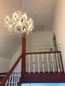 Treppenhaus mit Kronleuchter - 