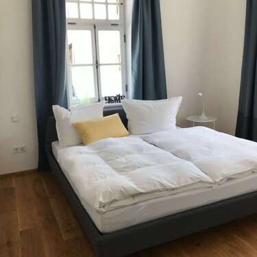 Schlafzimmer mit Doppelbett - 
