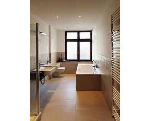 Stilvolle 4-Zimmer-Wohnung mit Badewanne, Dusche und Süd-Balkon in denkmalgeschütztem Altbau - Leipzig Bundesweit - Sachsen - Leipzig - Leipzig, Stadt -