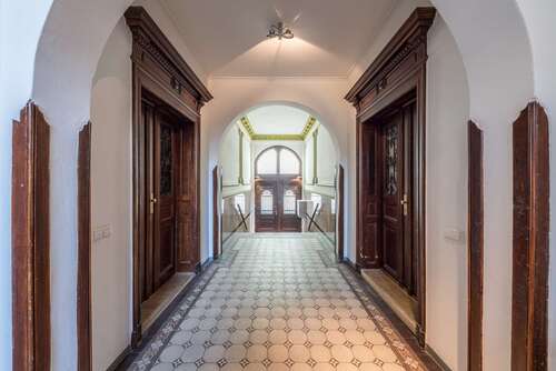 Eingangsbereich - Wohntraum auf ca. 130 m² - 4 Zimmer mit 2 Balkonen in denkmalgeschütztem Altbau
